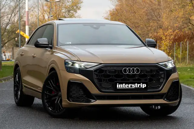 Audi Q8 view 3