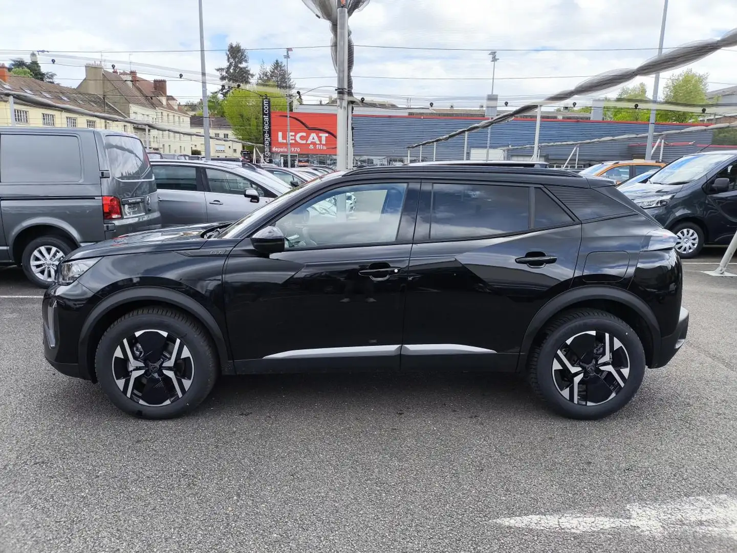 Peugeot 2008 II (2) 1.2 HYBRID 145 GT E-DCS6 TOIT PANO / PACK V Schwarz - 2