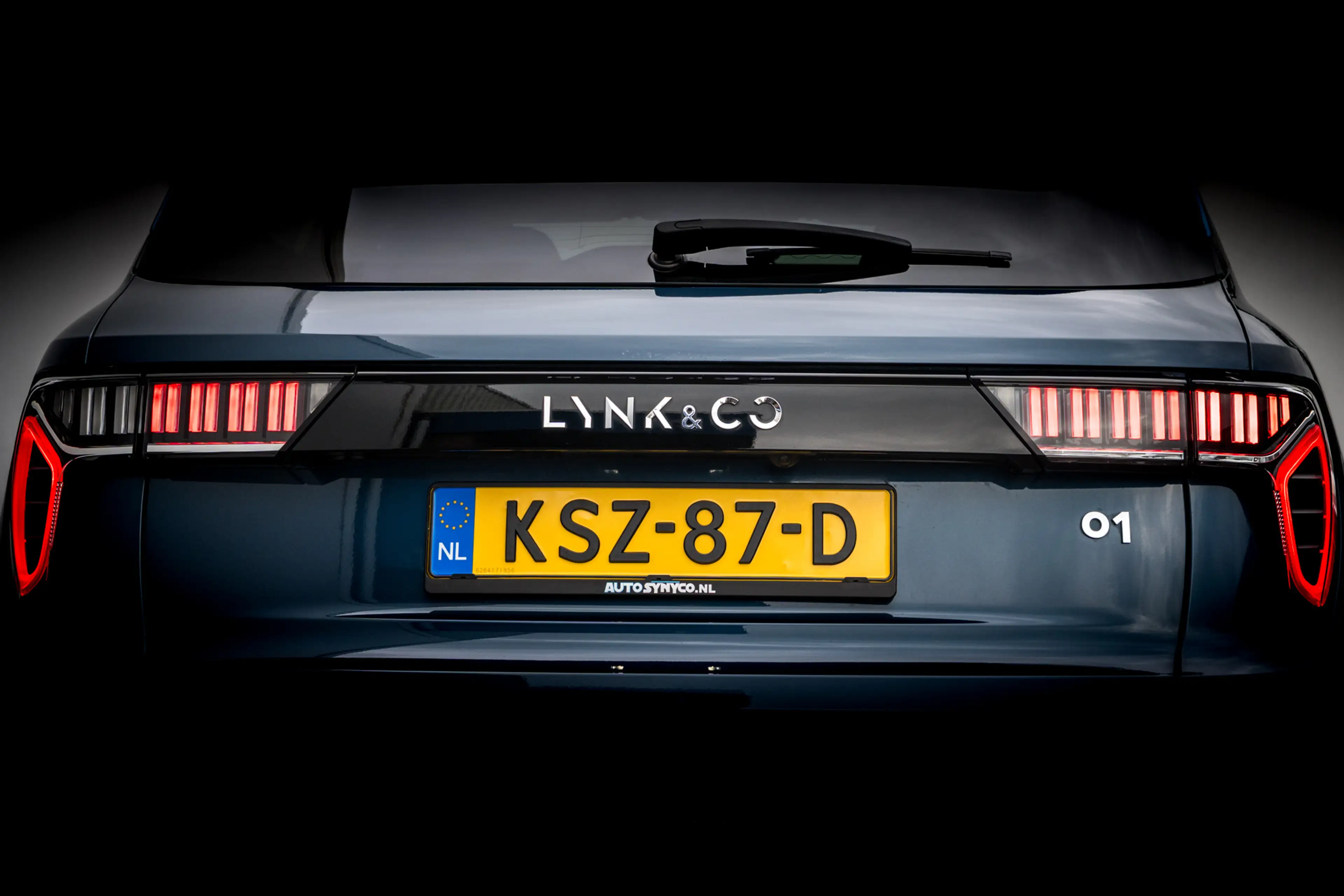 Lynk & Co 01 1.5 Plug-in Hybrid 262 Pk I Panoramadak I Adapt. C — photo 13