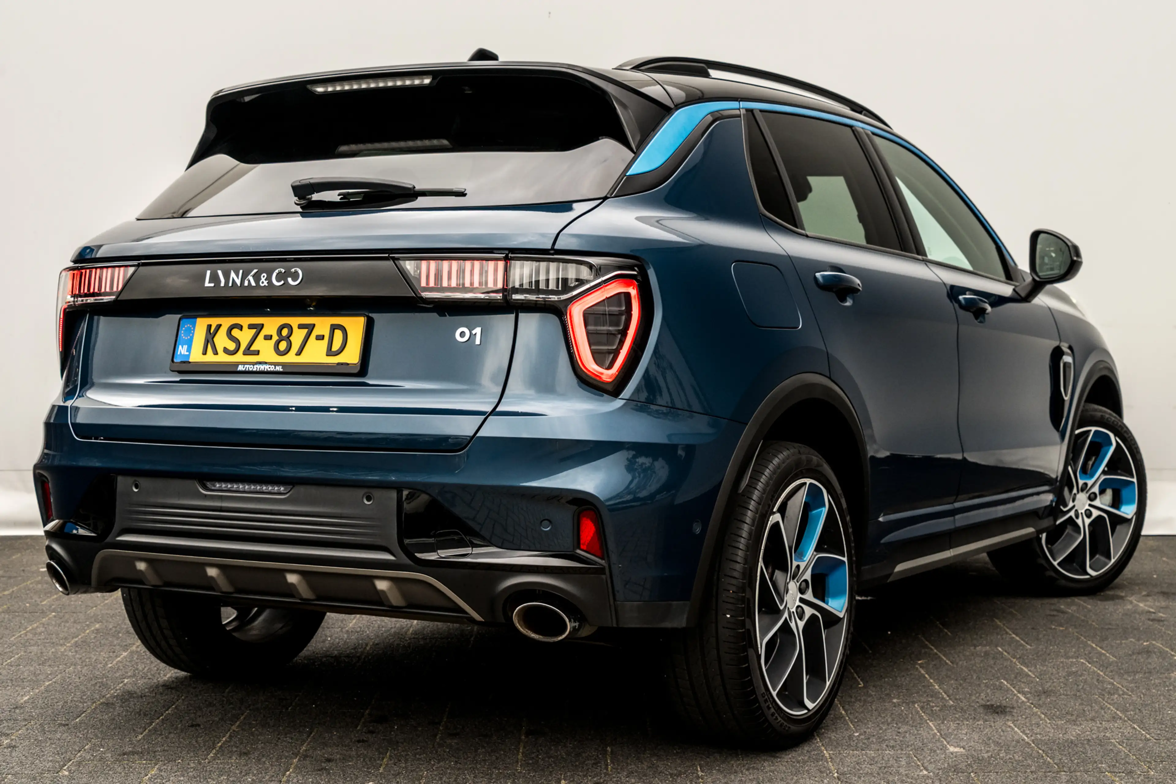 Lynk & Co 01 1.5 Plug-in Hybrid 262 Pk I Panoramadak I Adapt. C — photo 15