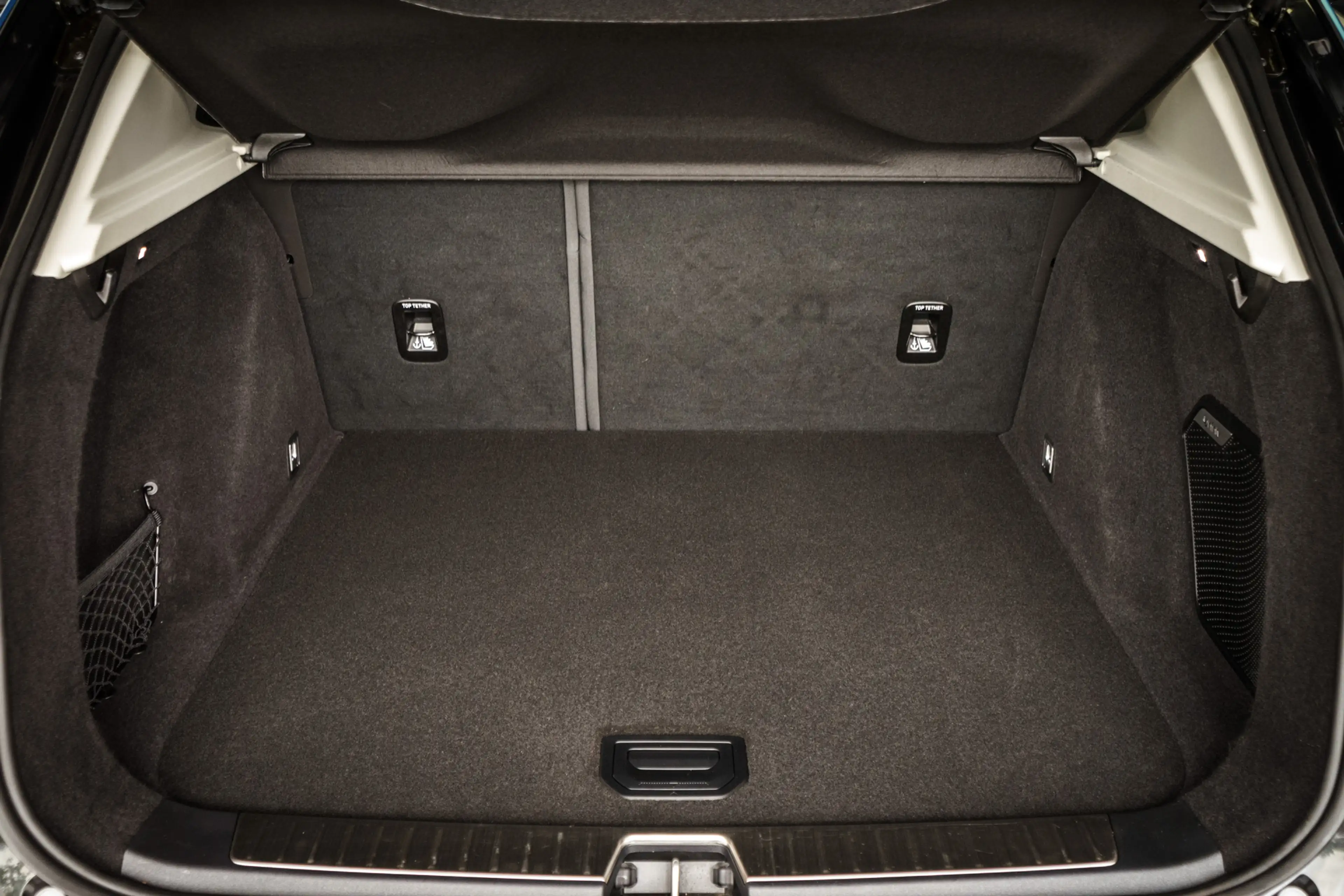 Lynk & Co 01 1.5 Plug-in Hybrid 262 Pk I Panoramadak I Adapt. C — photo 33