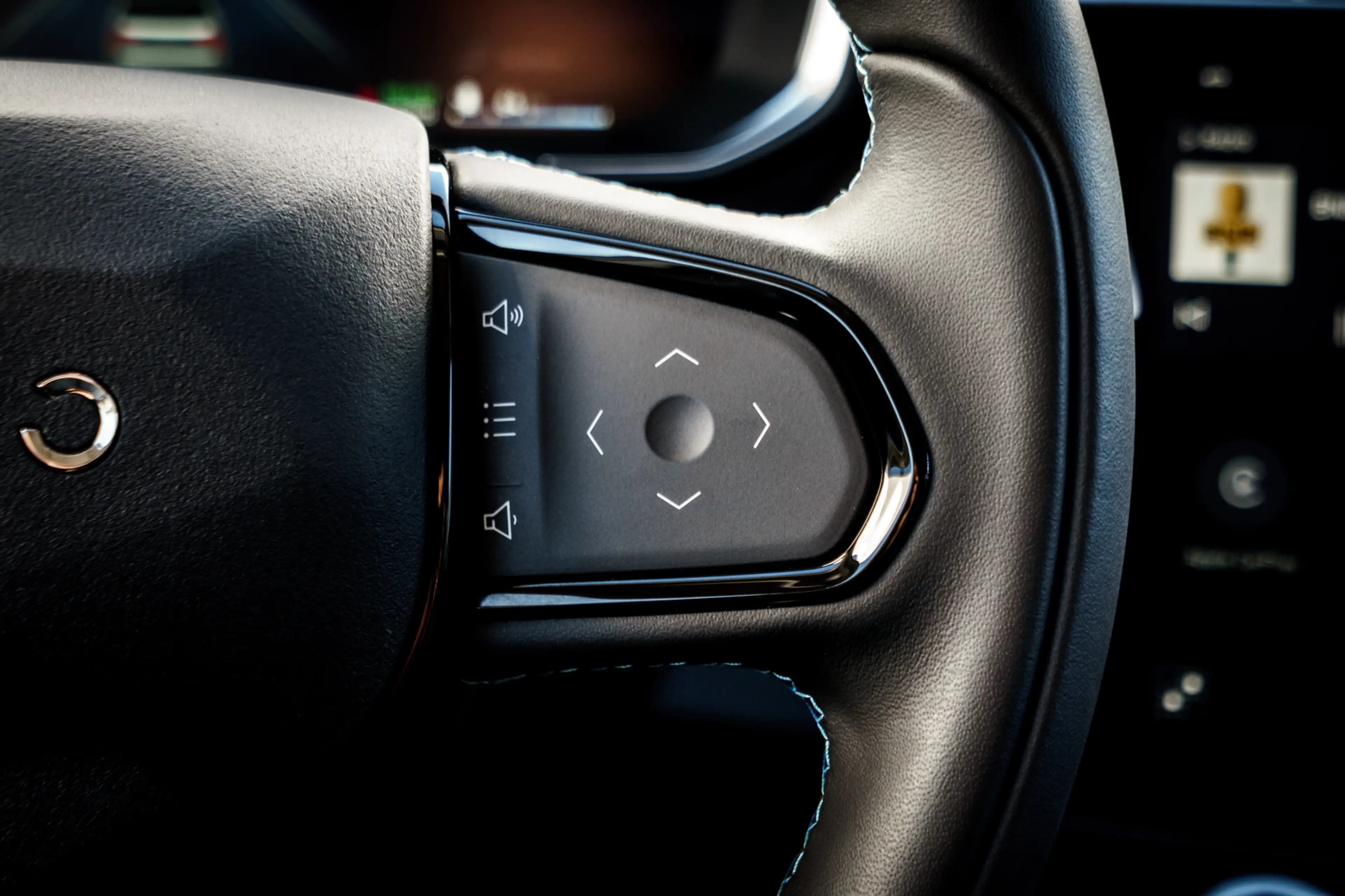 Lynk & Co 01 1.5 Plug-in Hybrid 262 Pk I Panoramadak I Adapt. C — photo 40