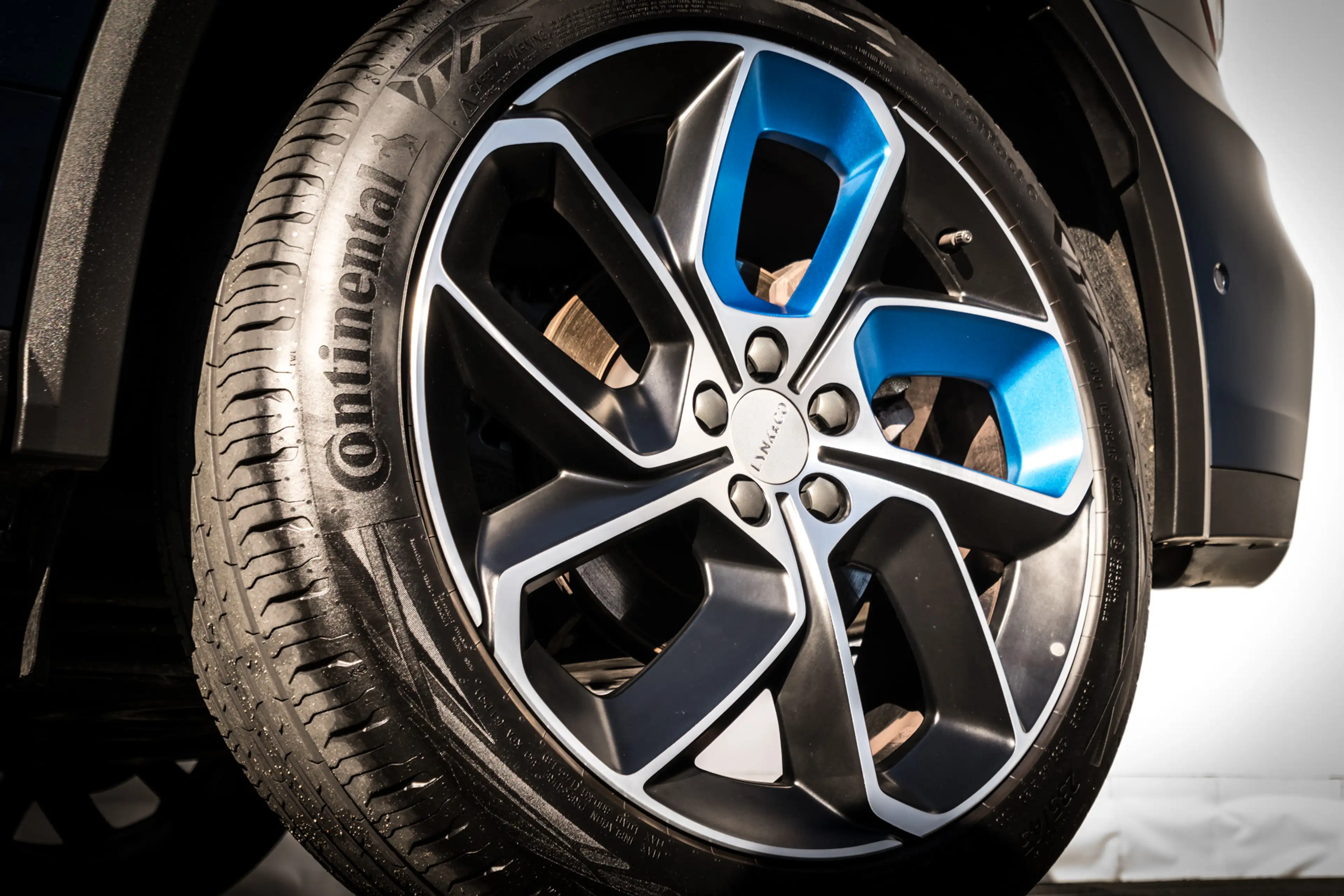 Lynk & Co 01 1.5 Plug-in Hybrid 262 Pk I Panoramadak I Adapt. C — photo 12