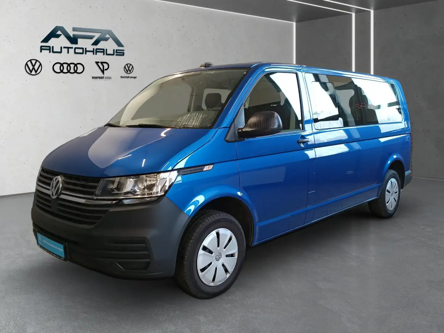 Volkswagen T6.1 Transporter Kombi langer Radstand Klima*Navi*AHK*PDC Modrá - 2
