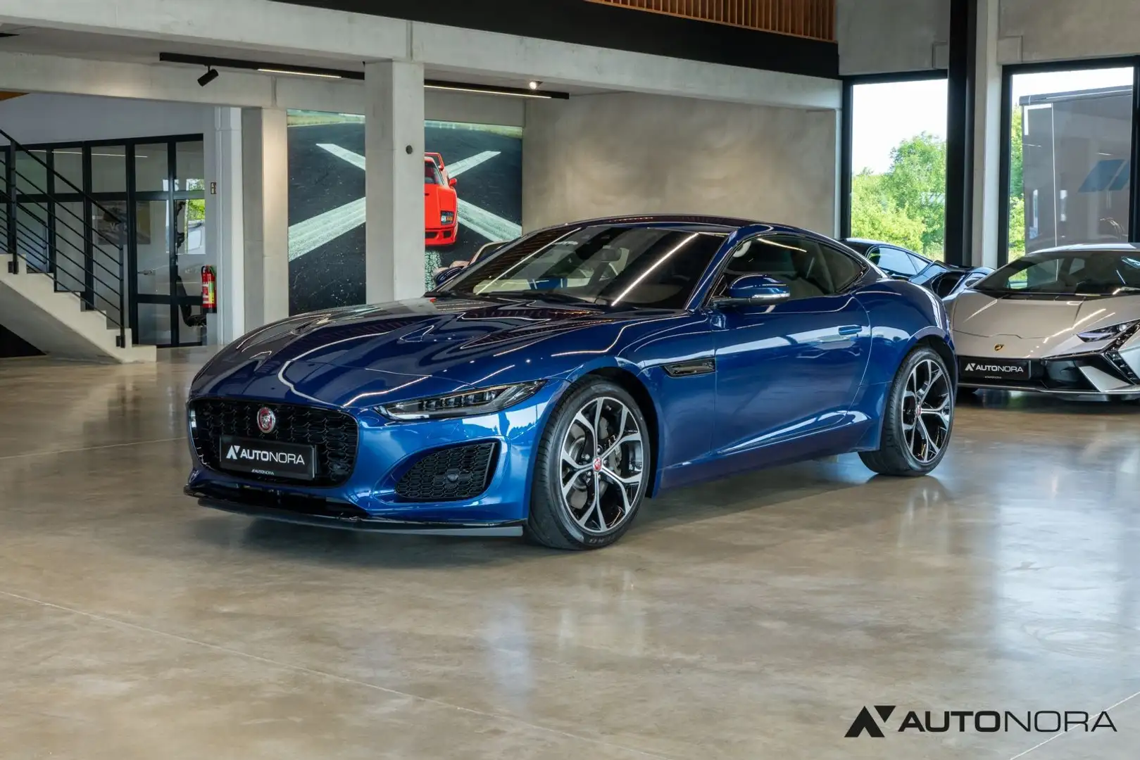 Jaguar F-Type P300 Black-Pack Premium Leder 19" Blau - 1