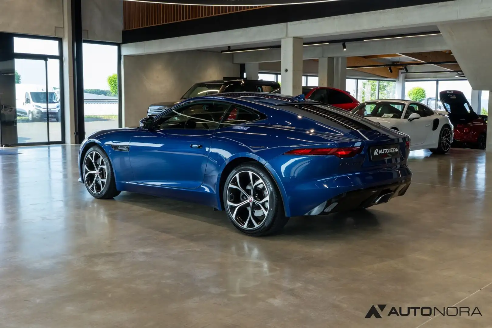 Jaguar F-Type P300 Black-Pack Premium Leder 19" Blau - 2