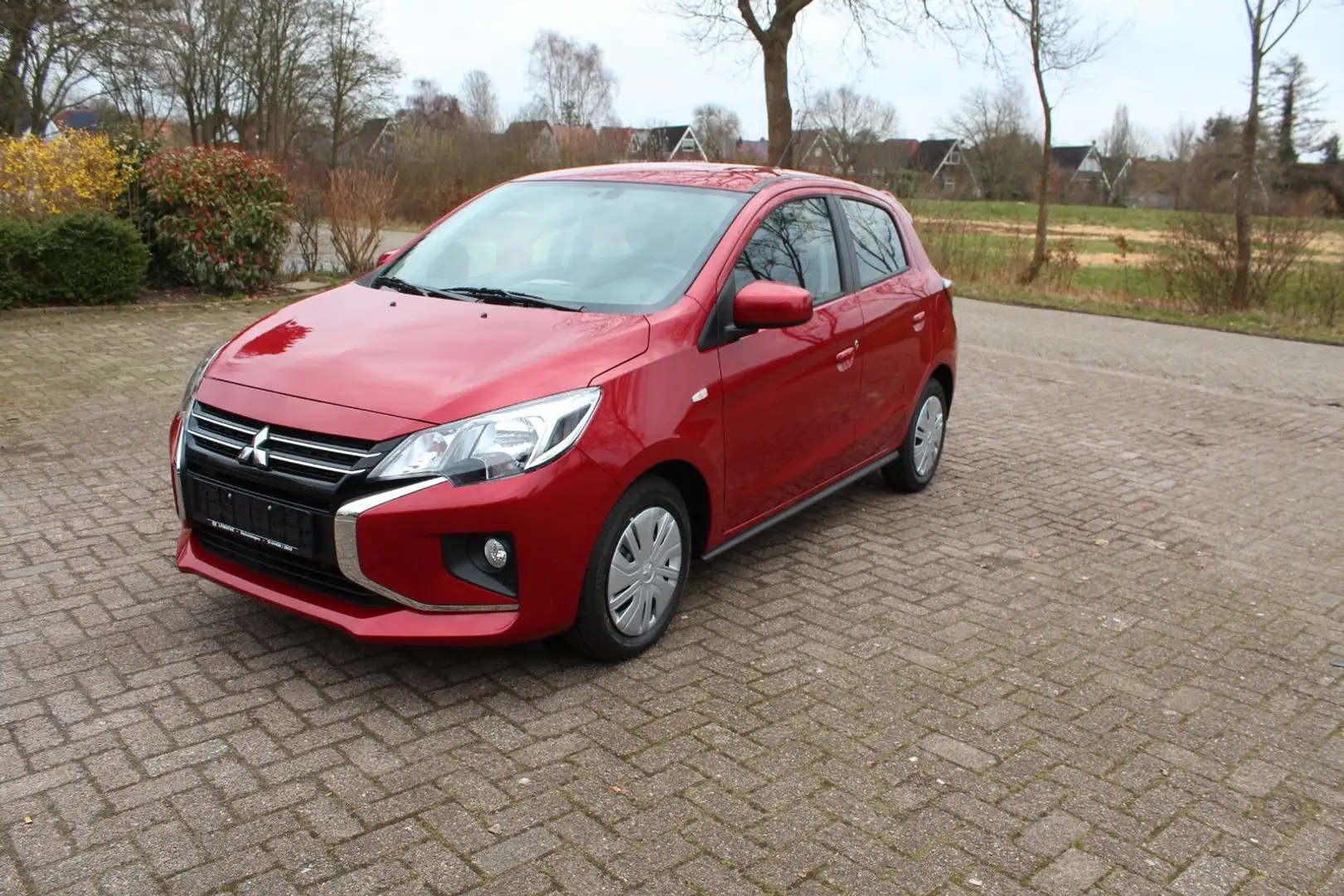 Mitsubishi Space Star 1.2 Plus Tageszulassung, Kamera Rot - 1