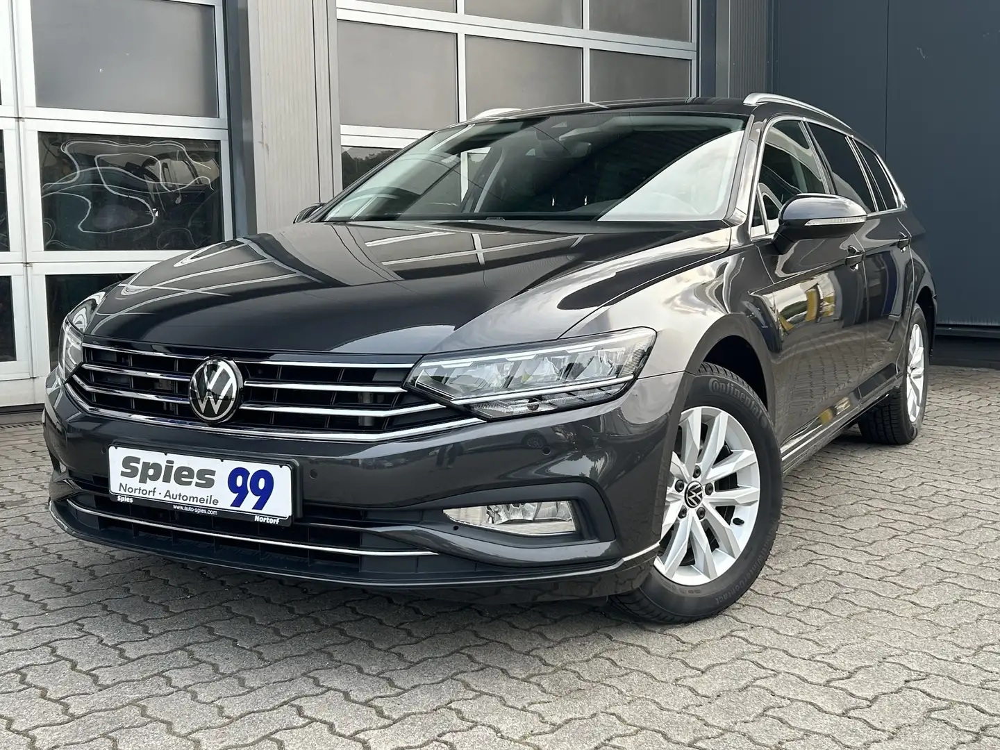 Volkswagen Passat Variant Kamera / Navi / SHZ vo+hi Grau - 2