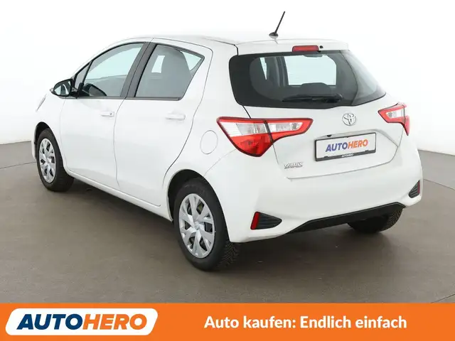 Toyota Yaris view 4