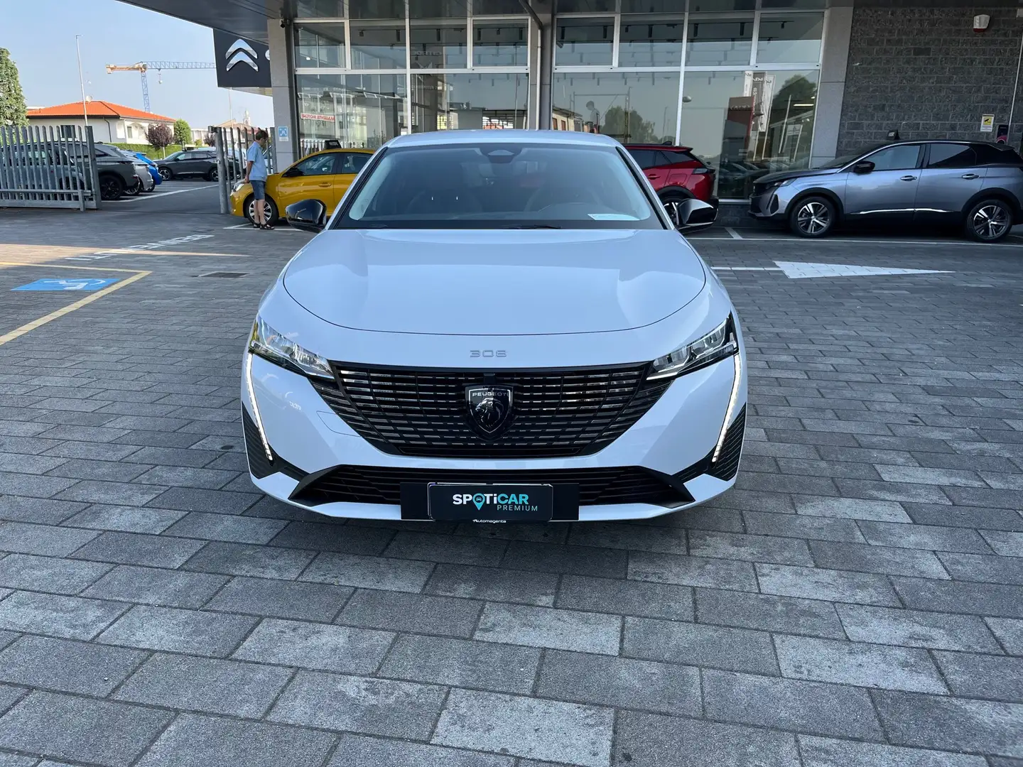 Peugeot 308 Berlina 1.2 PureTech 130cv ALLURE KM ZERO Blanc - 2