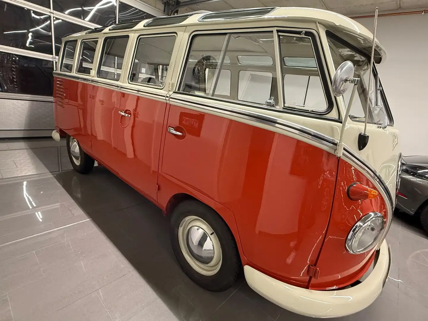 Volkswagen T1 Samba 241, 23 Fenster, Walk Through, Note 1. Rouge - 2