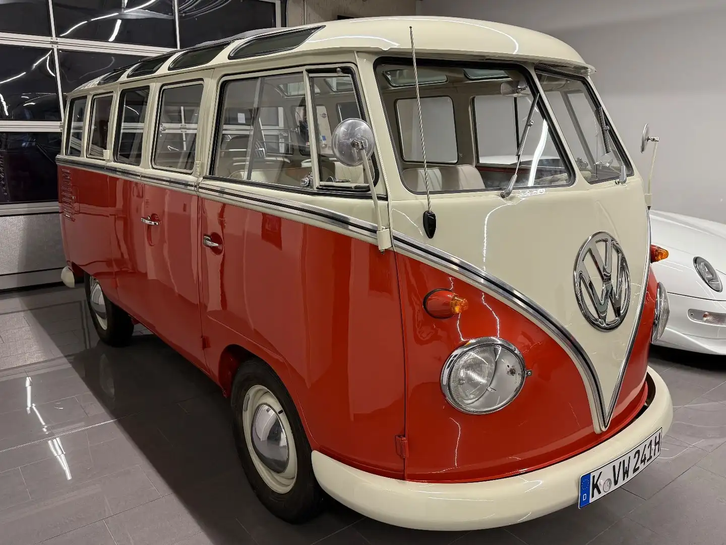 Volkswagen T1 Samba 241, 23 Fenster, Walk Through, Note 1. Rouge - 1