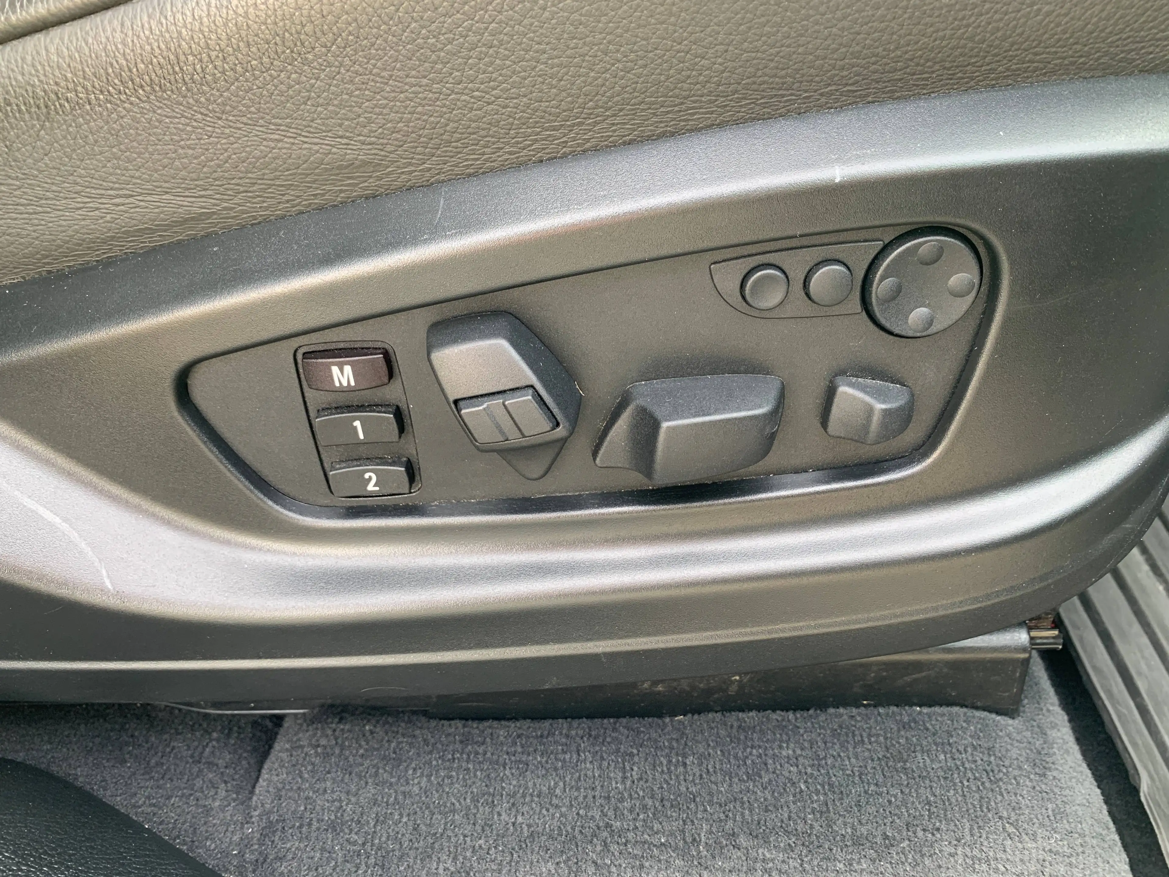 BMW X6 xDrive30d Individual Lenkrad+Sitzheizung-Navi-Automat-Headup Display-Leder-Soft Close-v.Ausstattung-AHK — photo 13