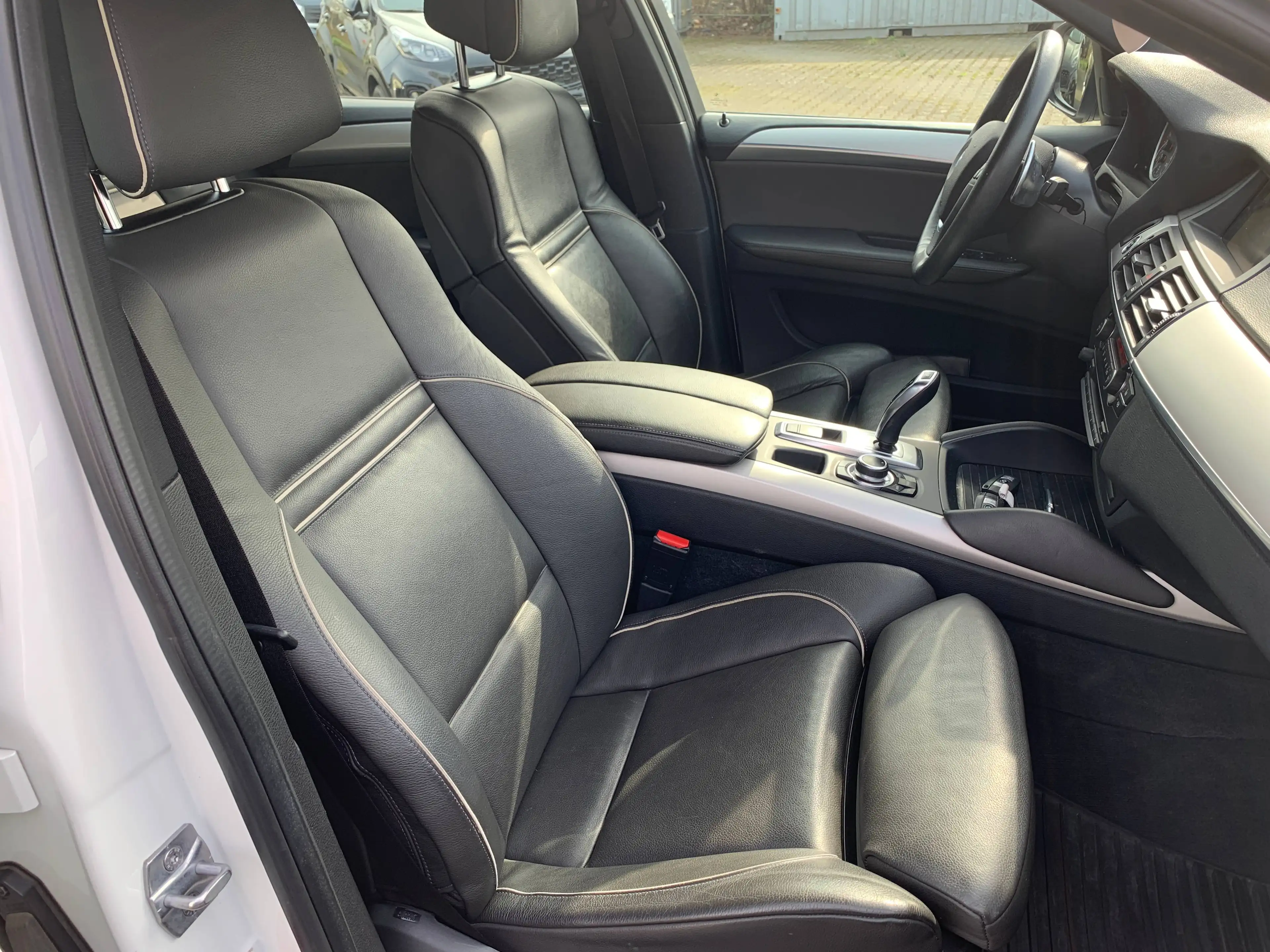 BMW X6 xDrive30d Individual Lenkrad+Sitzheizung-Navi-Automat-Headup Display-Leder-Soft Close-v.Ausstattung-AHK — photo 11