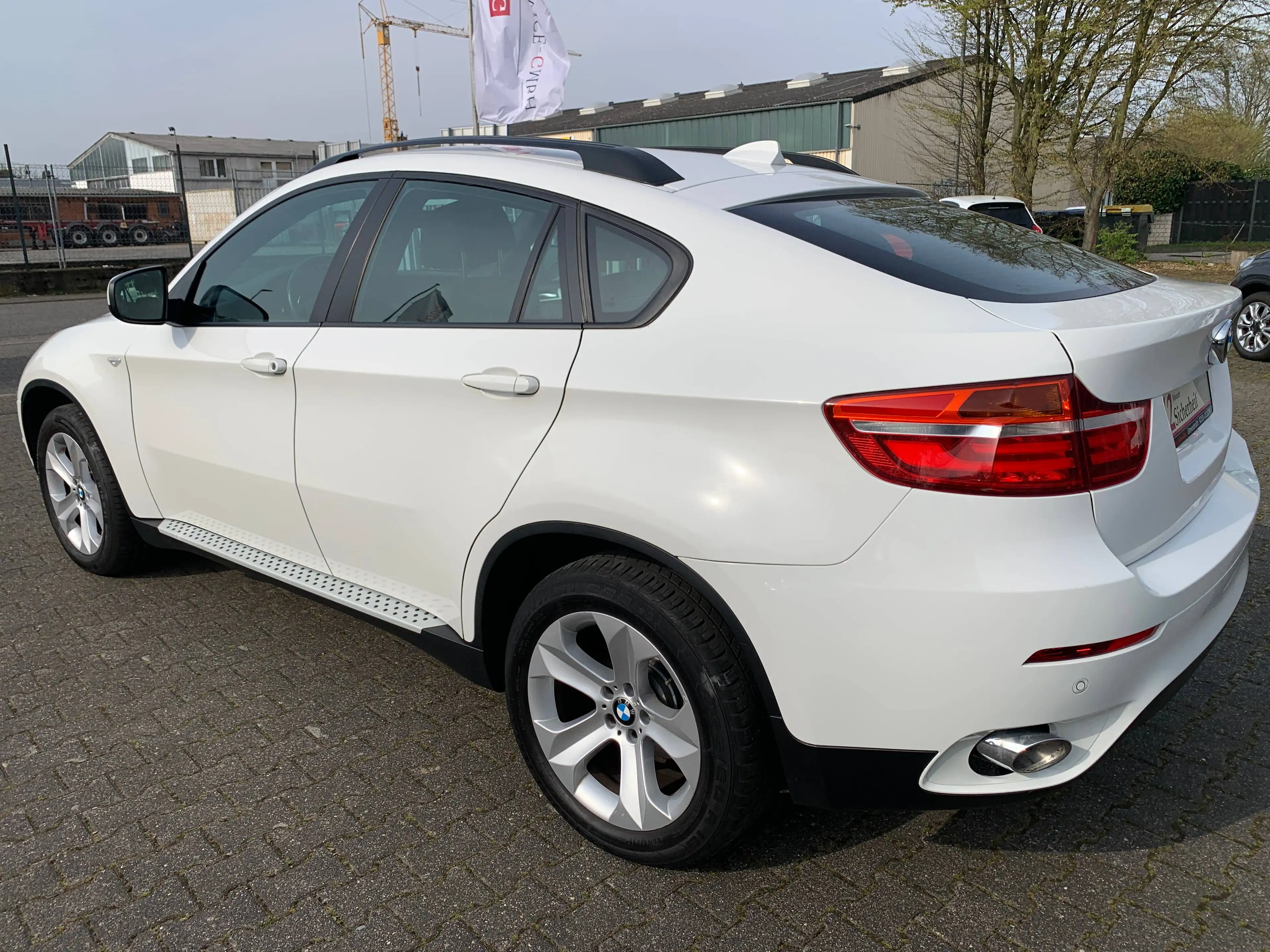 BMW X6 xDrive30d Individual Lenkrad+Sitzheizung-Navi-Automat-Headup Display-Leder-Soft Close-v.Ausstattung-AHK — photo 4