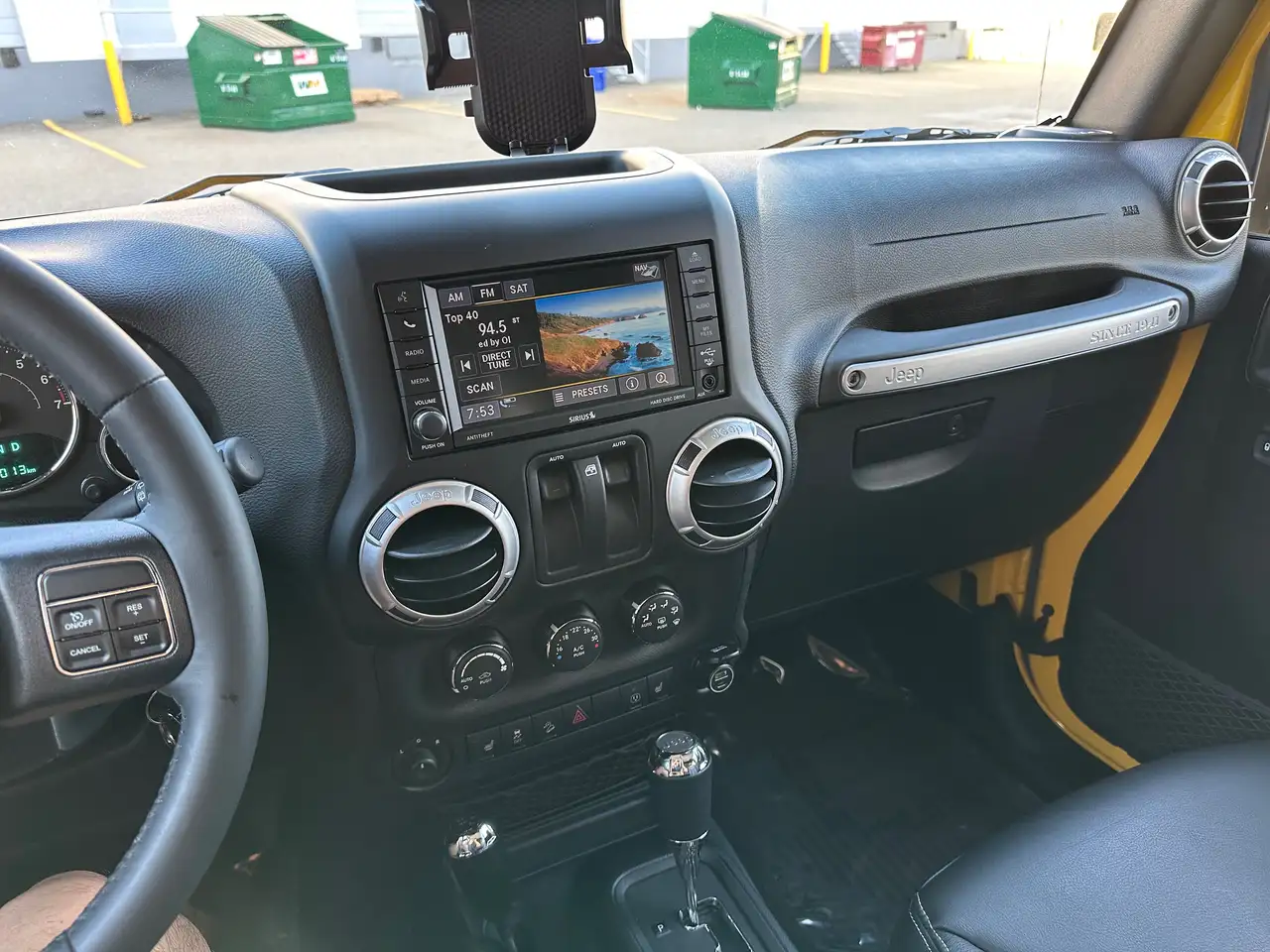 Jeep Wrangler снимка Jeep Wrangler