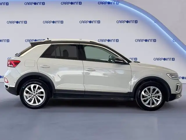Volkswagen T-Roc view 6