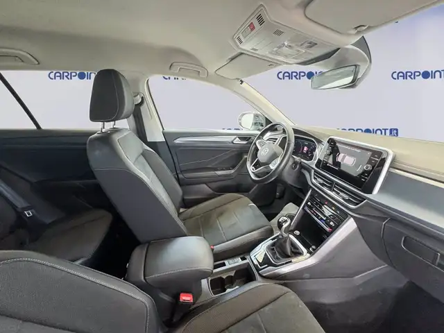 Volkswagen T-Roc view 7