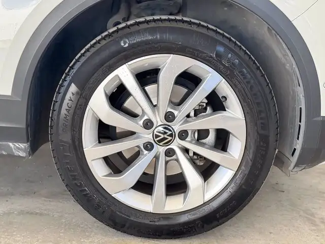 Volkswagen T-Roc view 15