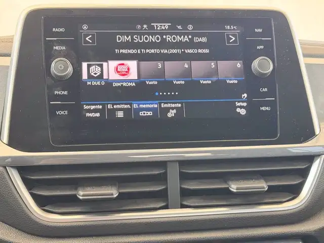 Volkswagen T-Roc view 24