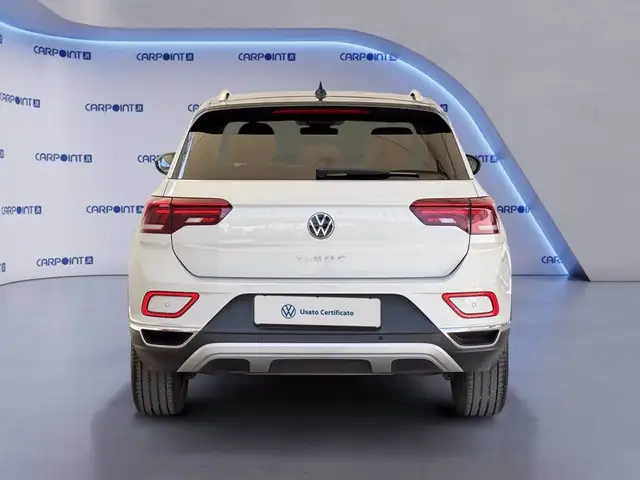 Volkswagen T-Roc view 5