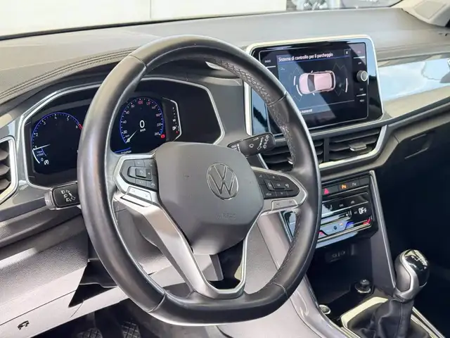 Volkswagen T-Roc view 19