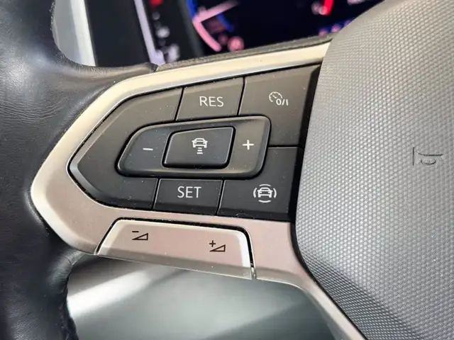 Volkswagen T-Roc view 21