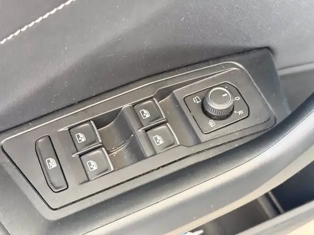Volkswagen T-Roc view 20