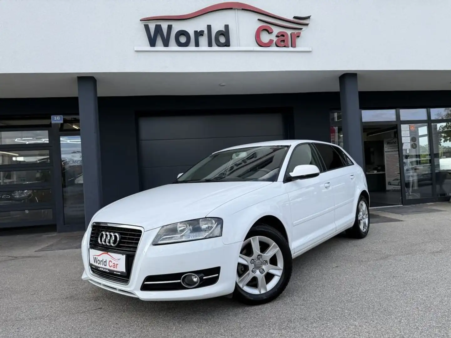 Audi A3 1.6 TDI Select Weiß - 1
