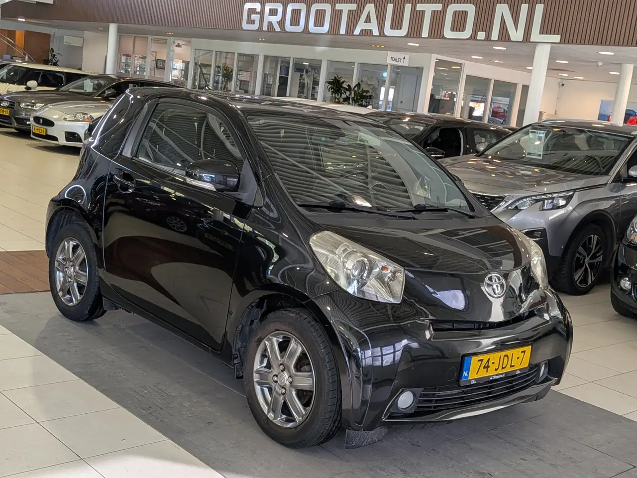 Toyota iQ