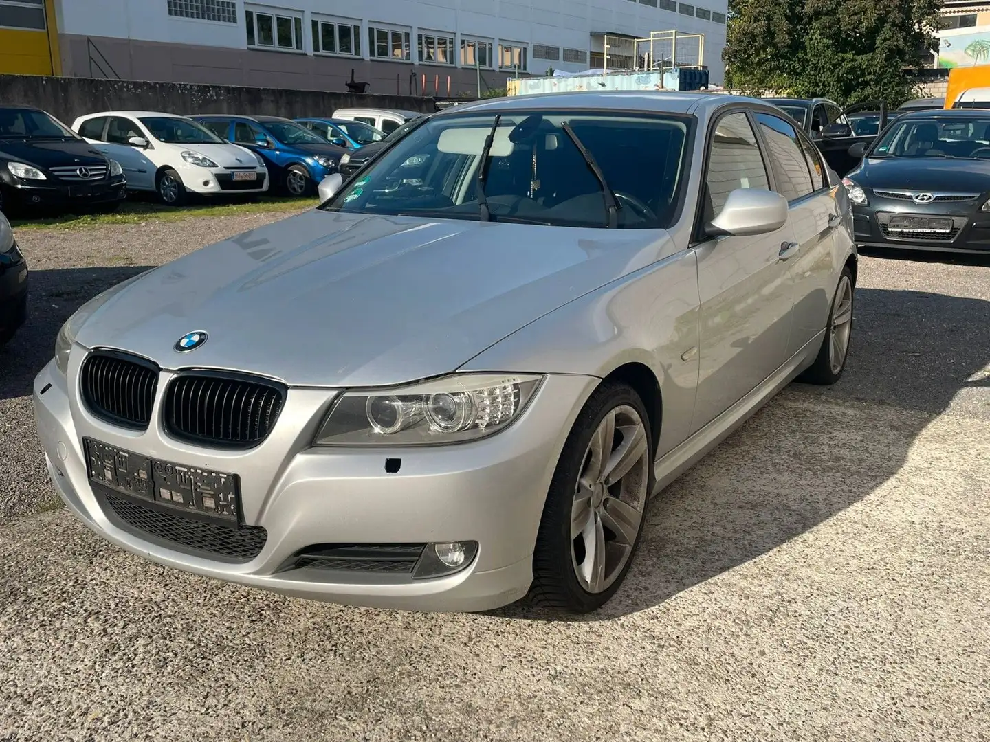 BMW 320 i*Automatik*Navi*18Zoll* Grau - 1