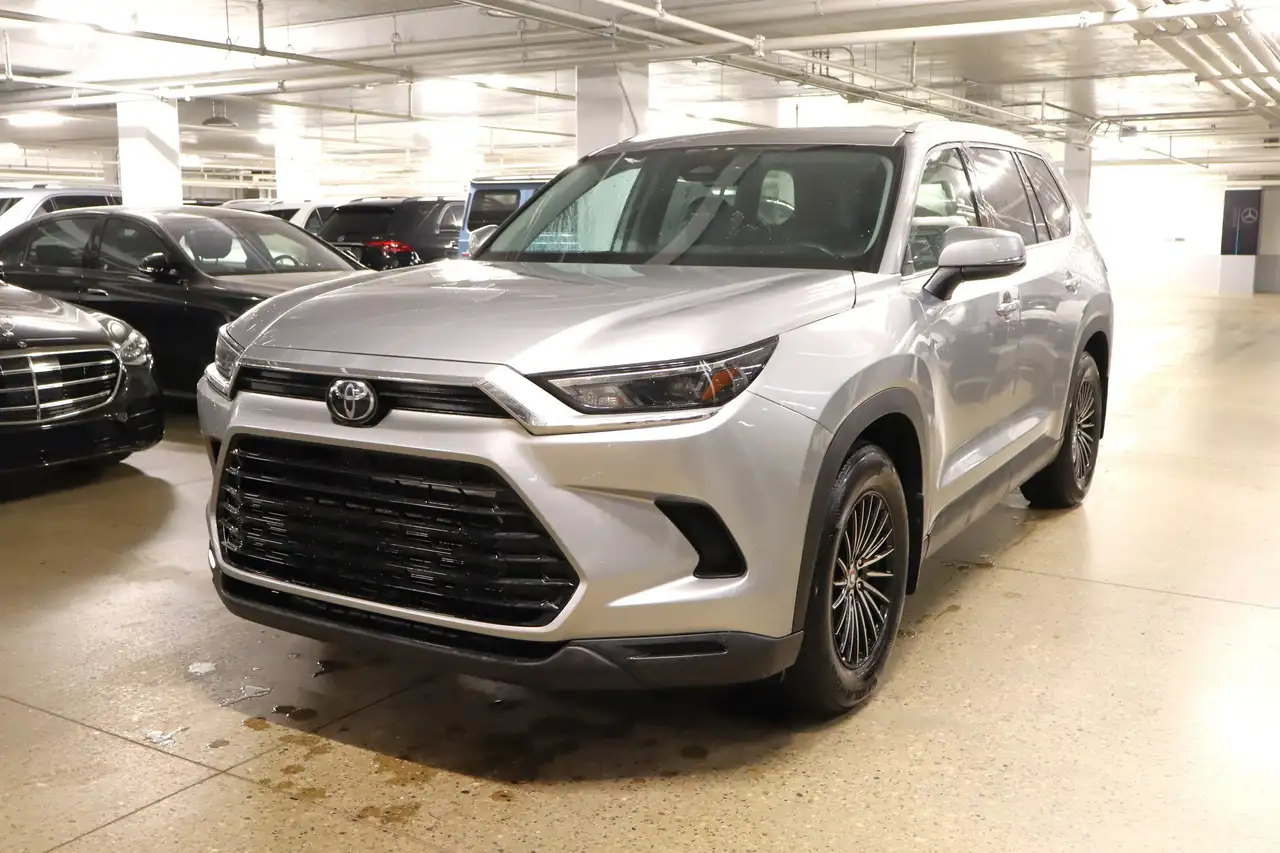 Toyota Grand Highlander снимка Toyota Grand Highlander