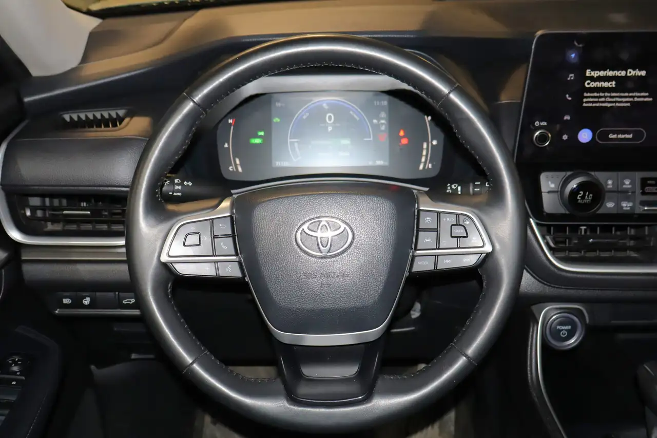 Toyota Grand Highlander снимка Toyota Grand Highlander
