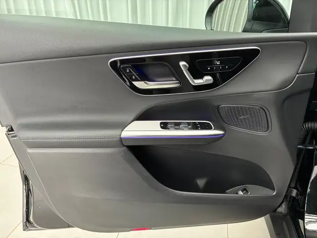 Mercedes-Benz GLC 200 d 4MATIC Österreich-Edition Winterp. Ansicht 15