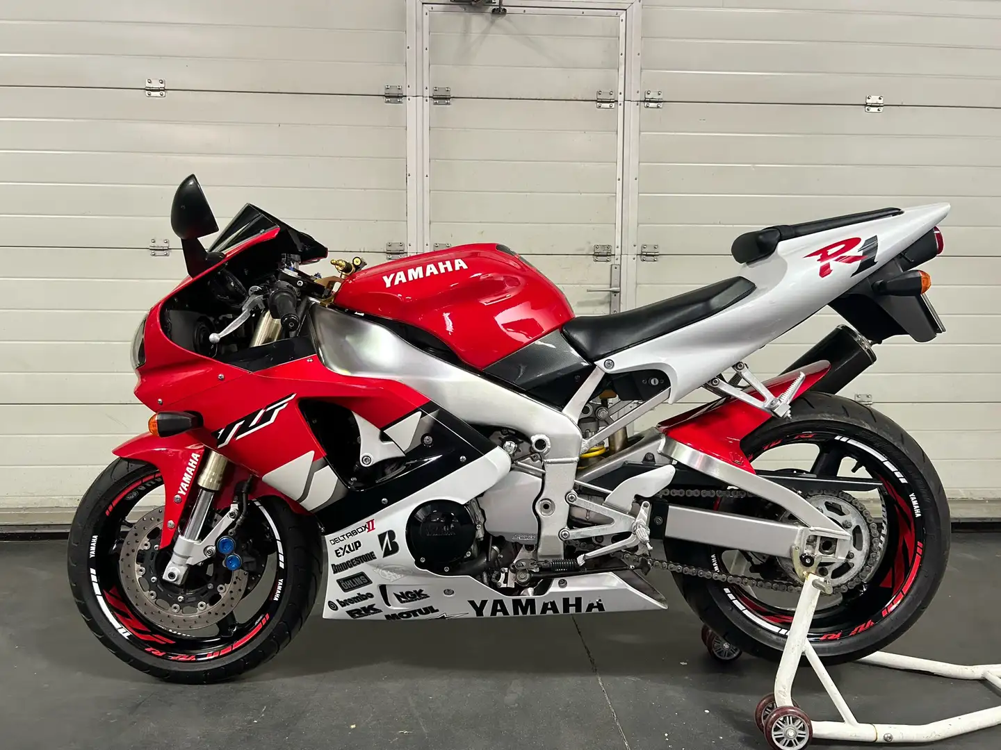 Yamaha YZF-R1 1999 1ste generatie Rosso - 1