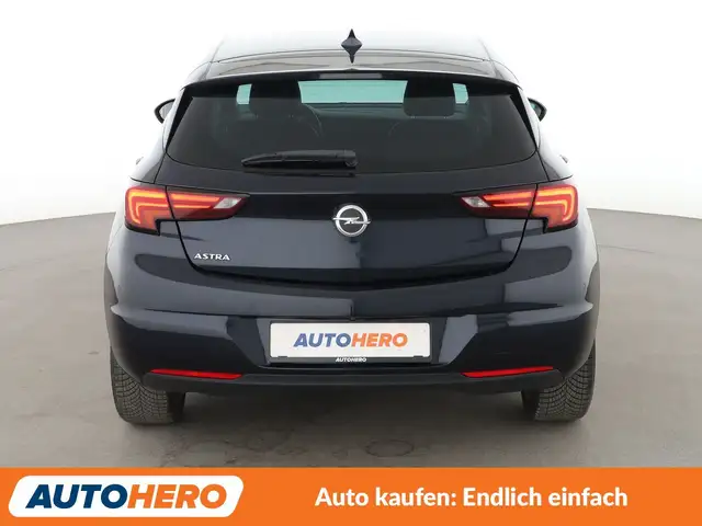 Opel Astra view 5