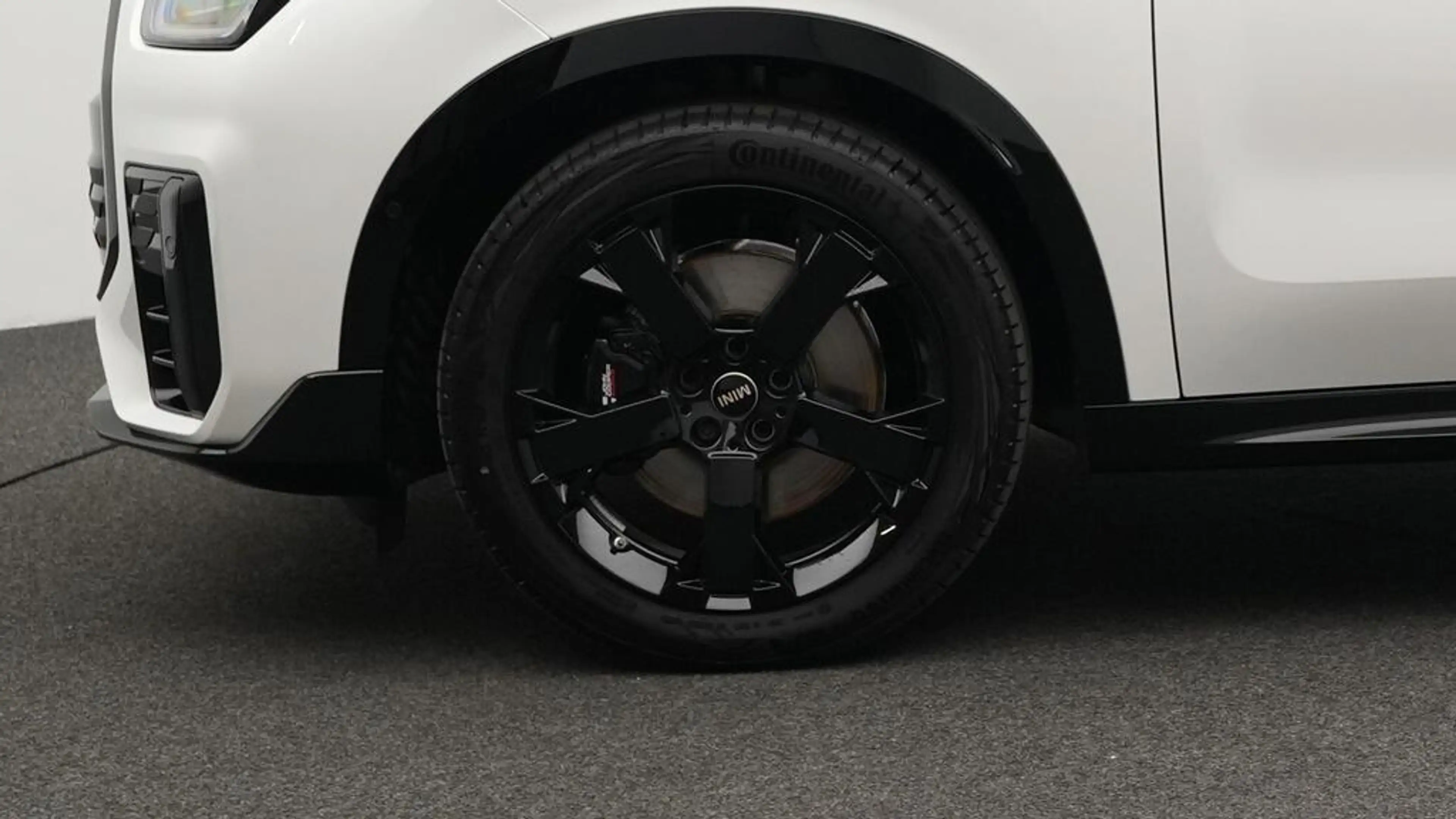 MINI Countryman S All4 John Cooper Works Trim — photo 10