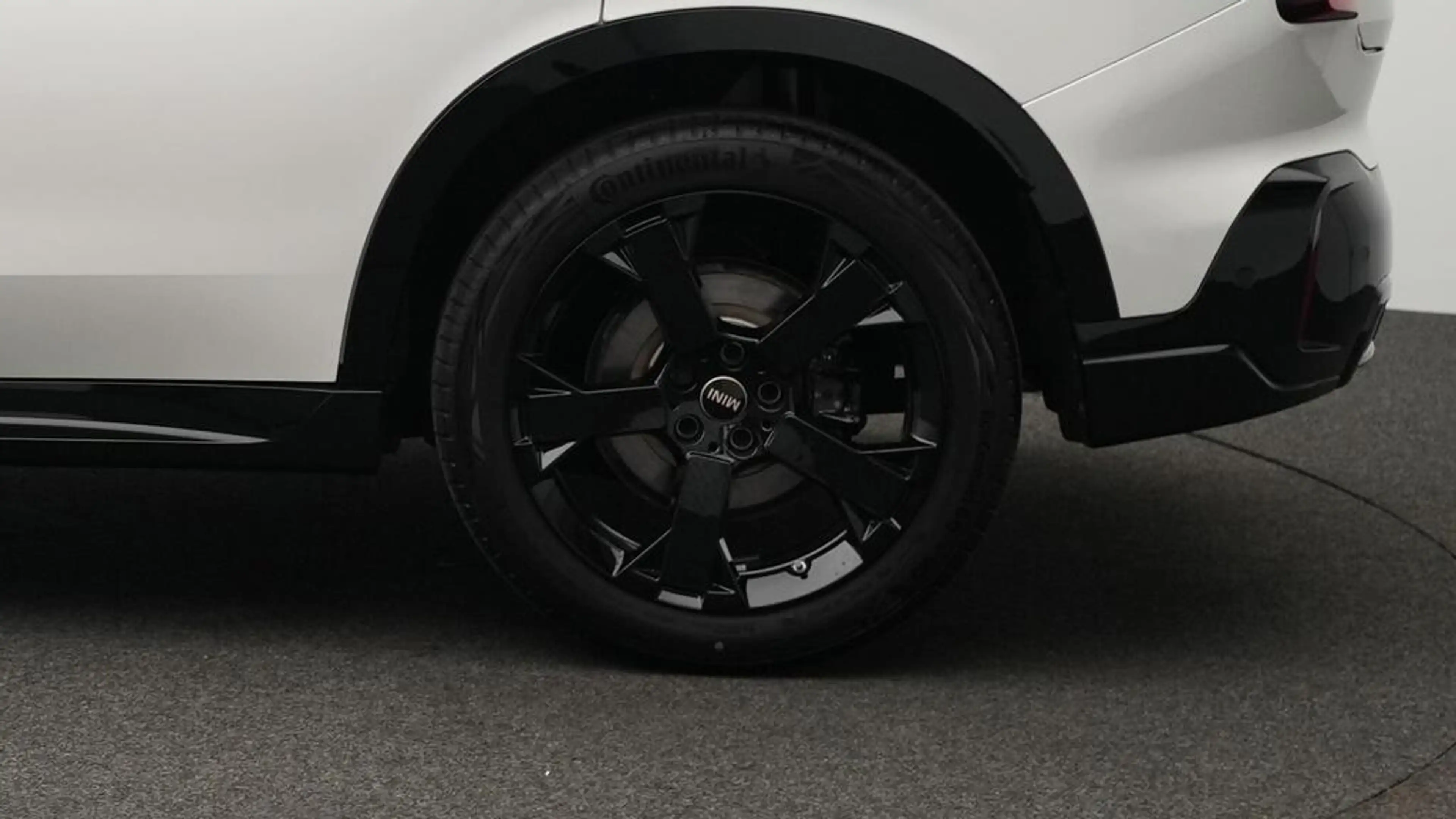 MINI Countryman S All4 John Cooper Works Trim — photo 11