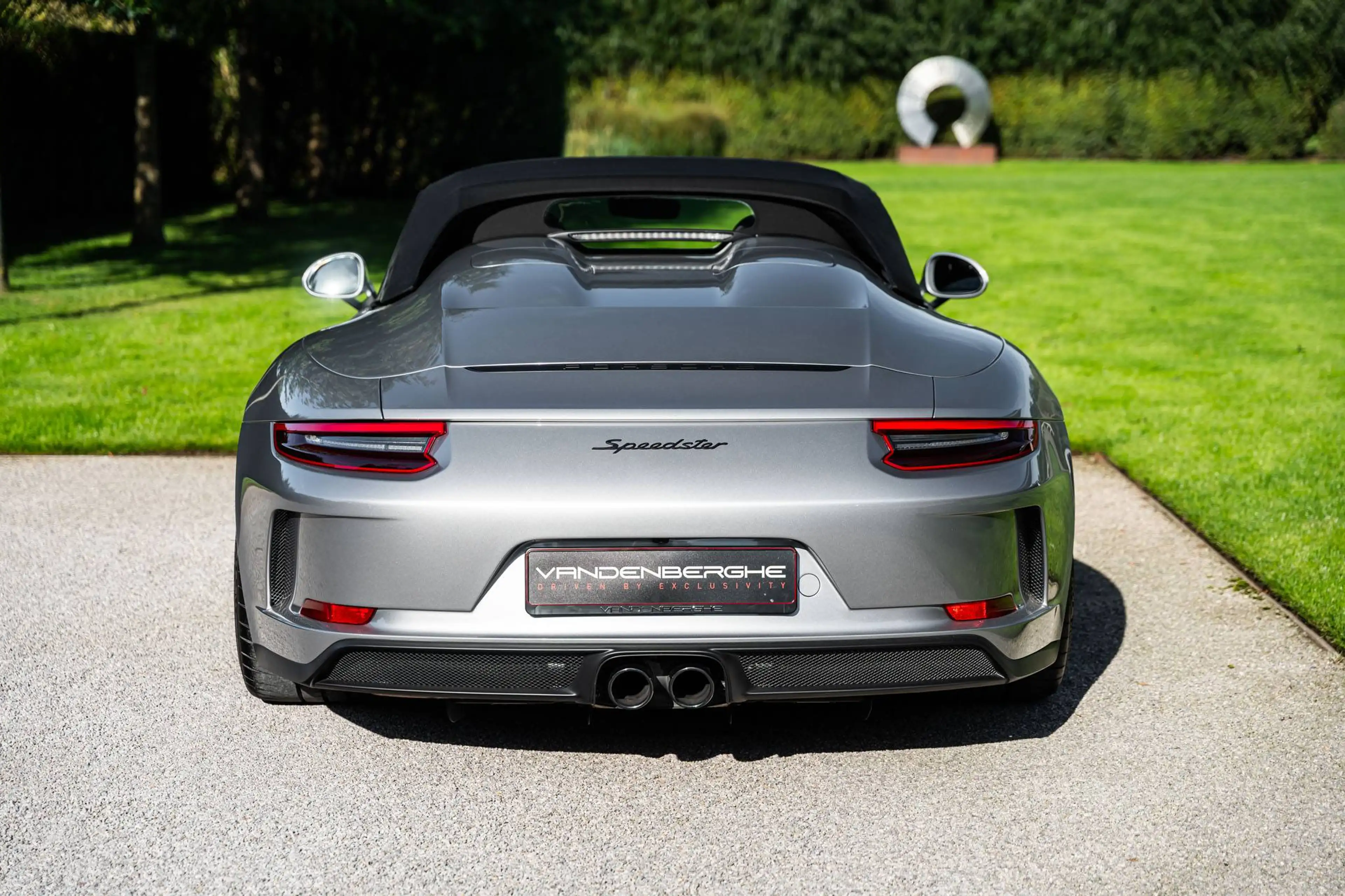 Porsche 991 SPEEDSTER / N°1786 / LIFT / 1 OWNER / 1400 KM / COLLECTOR — photo 9