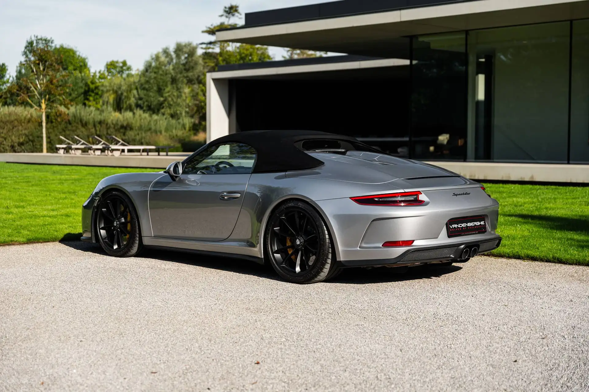 포르쉐 911 Carrera S Coupe 2020 은색 사진 6