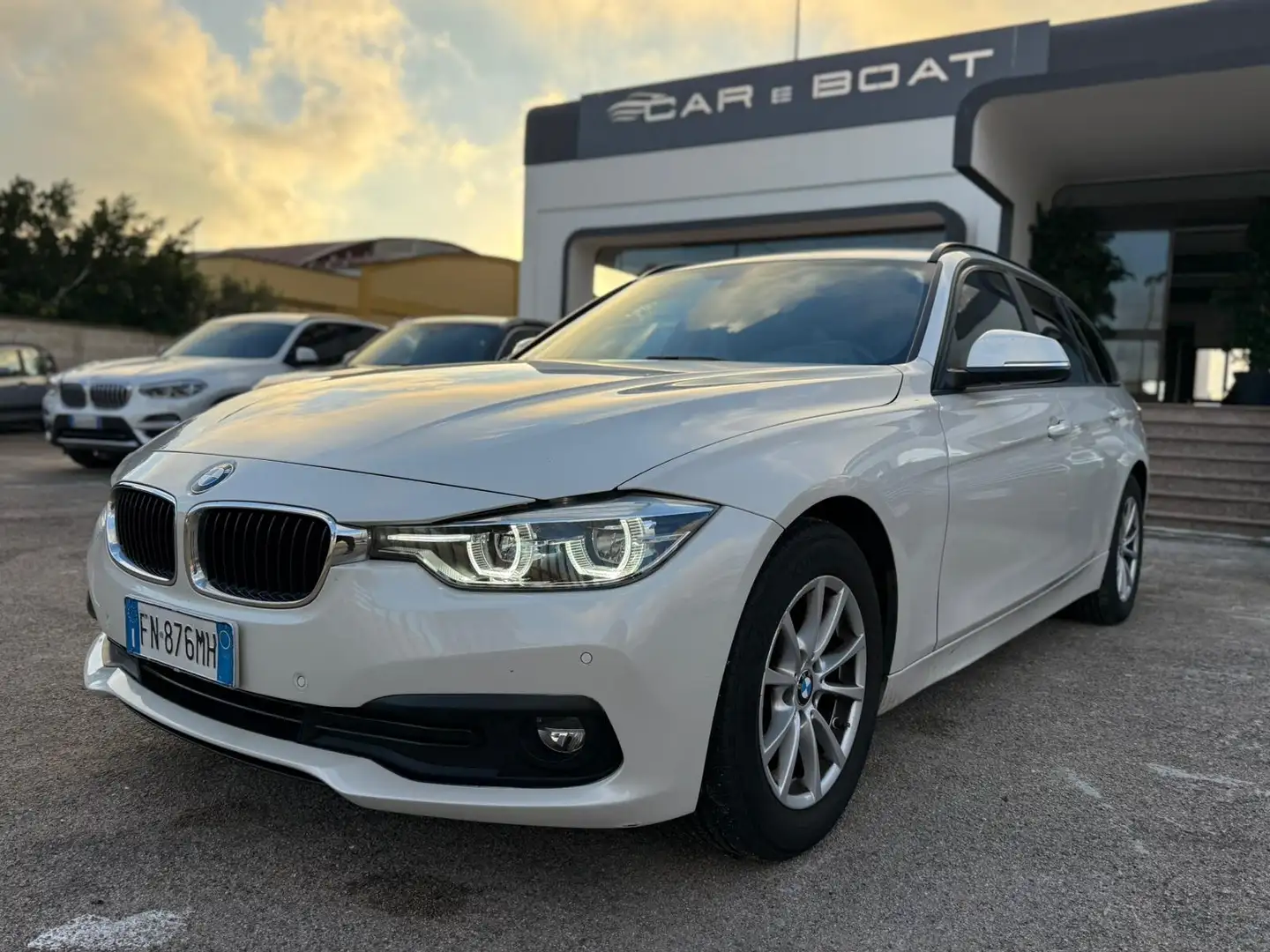 BMW 318 Serie3F312015Touring318dTouringBusinesAdvantagauto Bianco - 1