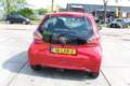 Toyota Aygo 1.0-12V Aspiration Red 5 DRS AIRCO nette dealer on Rot - thumbnail 8