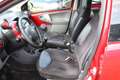 Toyota Aygo 1.0-12V Aspiration Red 5 DRS AIRCO nette dealer on Rot - thumbnail 30