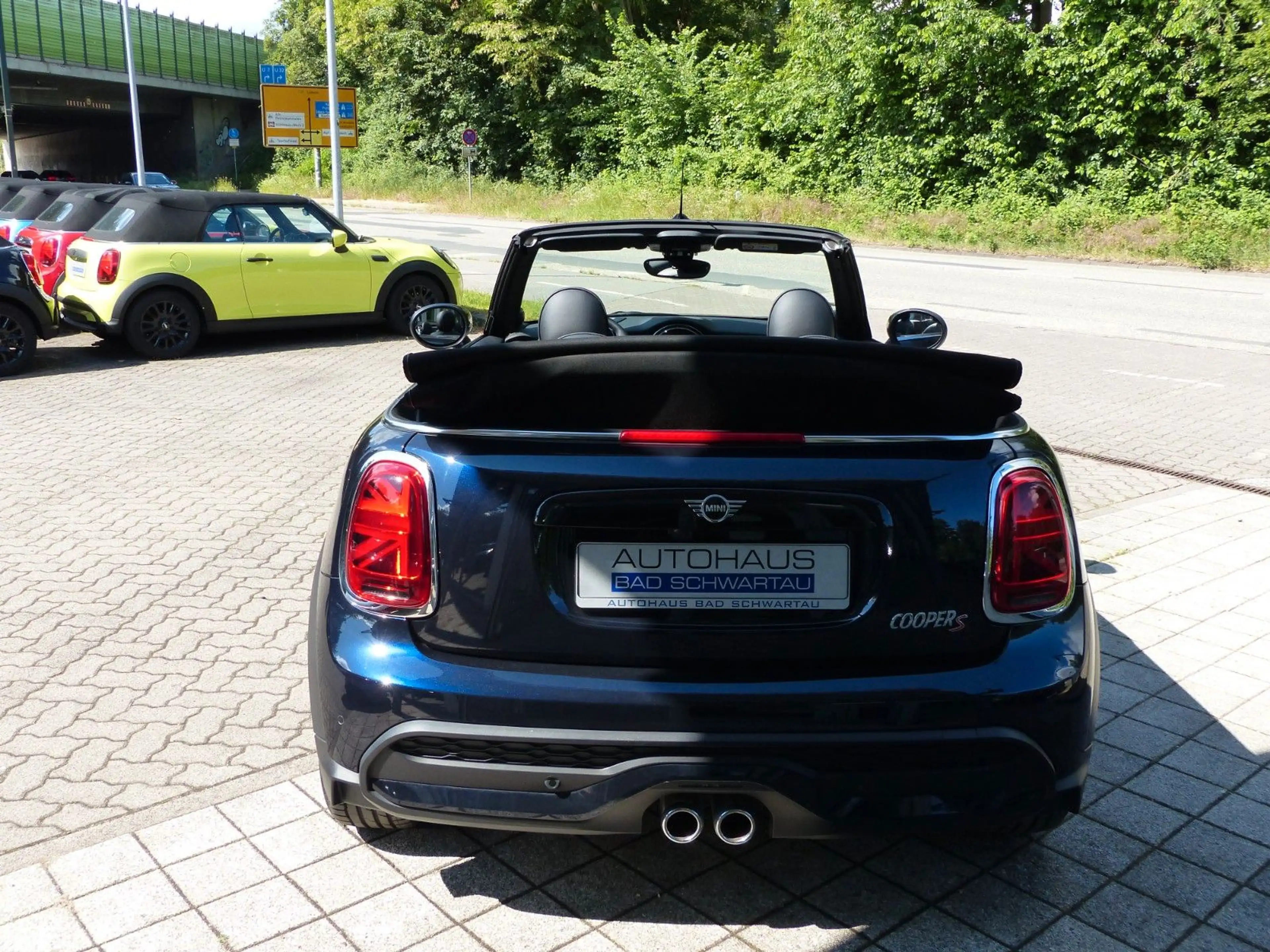 MINI Cooper S Cabrio Aut., MINI Yours, Premium Plus — photo 8