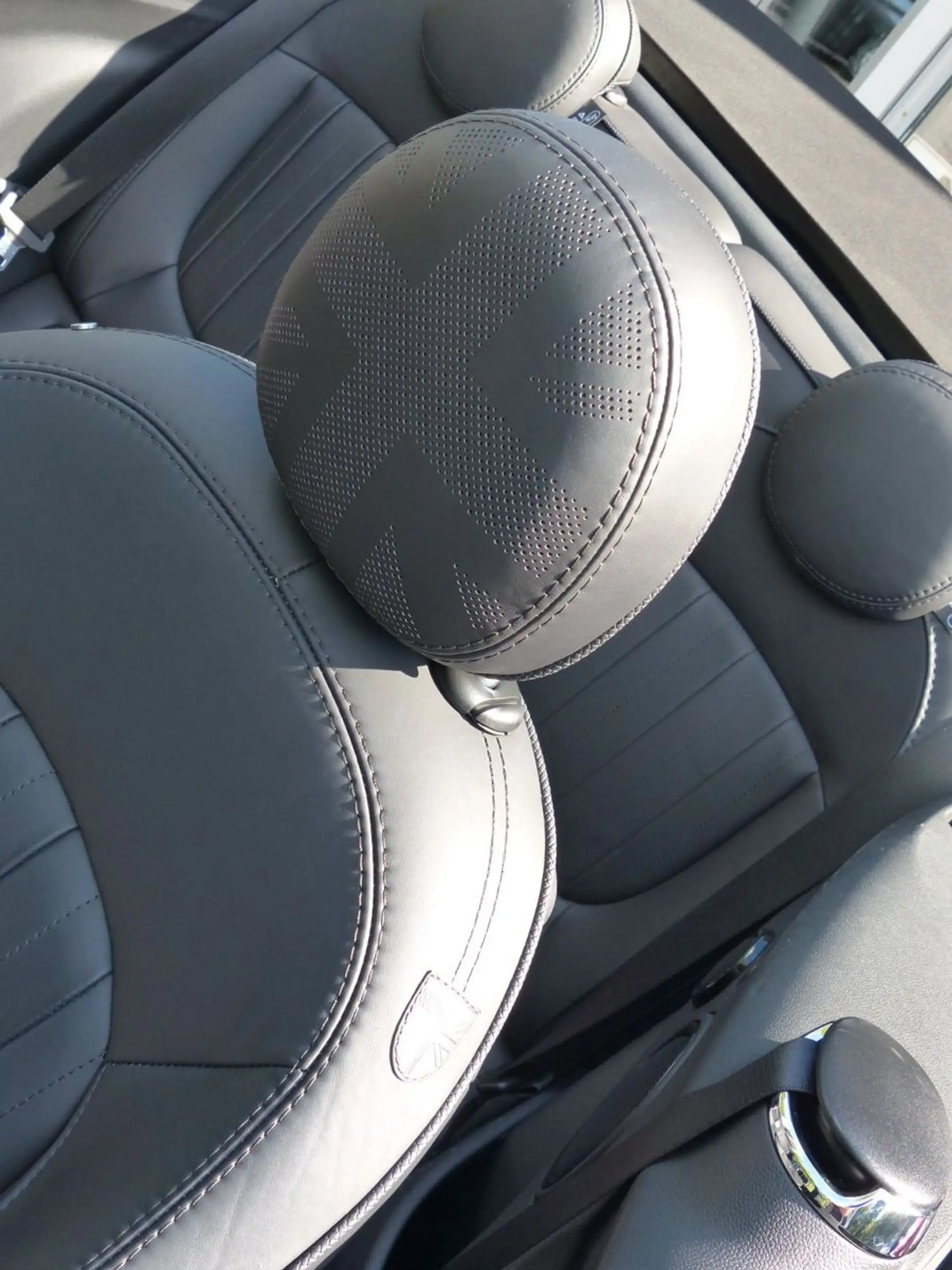 MINI Cooper S Cabrio Aut., MINI Yours, Premium Plus — photo 13