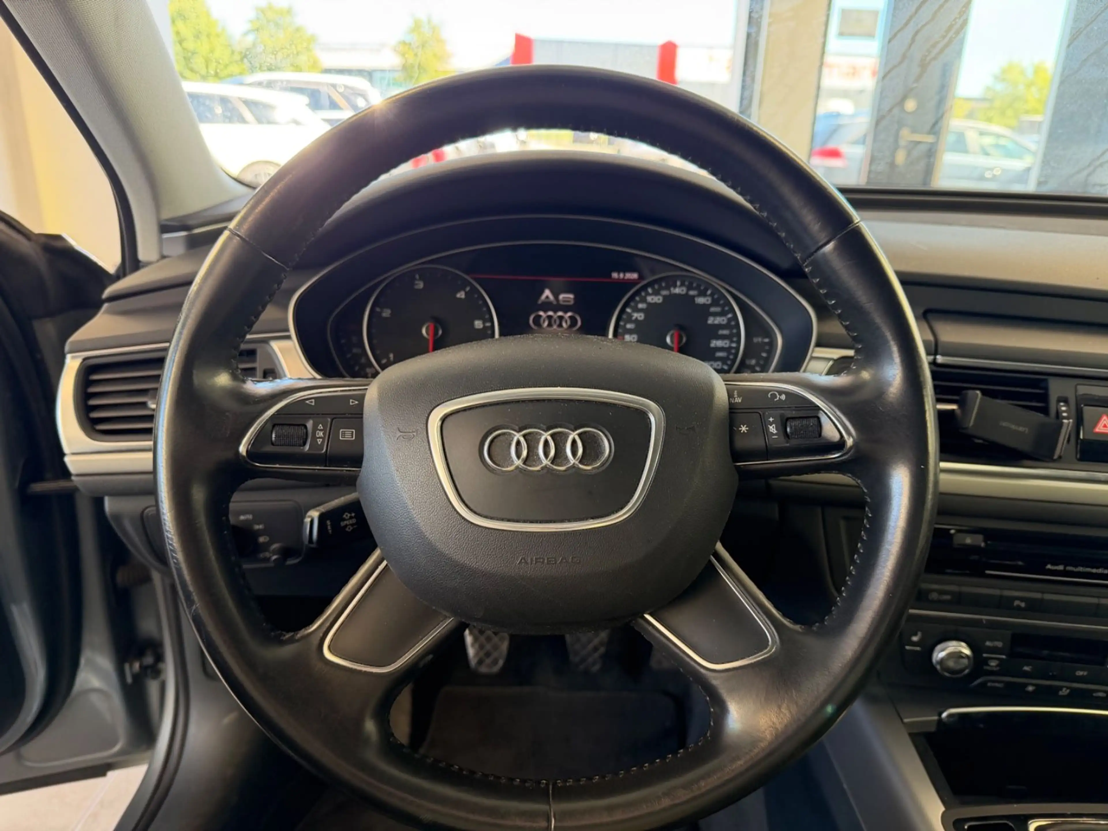 Audi A6 Lim. 2.0 TDI — photo 12
