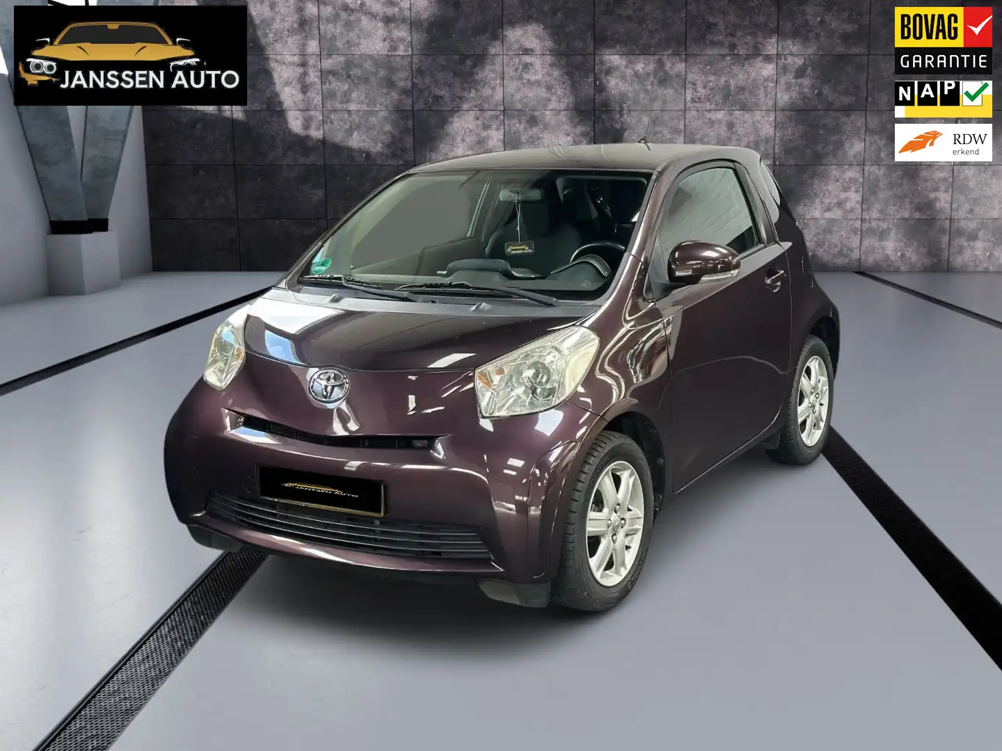 Toyota iQ 1.0 VVTi Comfort, Airco, Keyless, Lage Km Stand. Z Fialová - 1