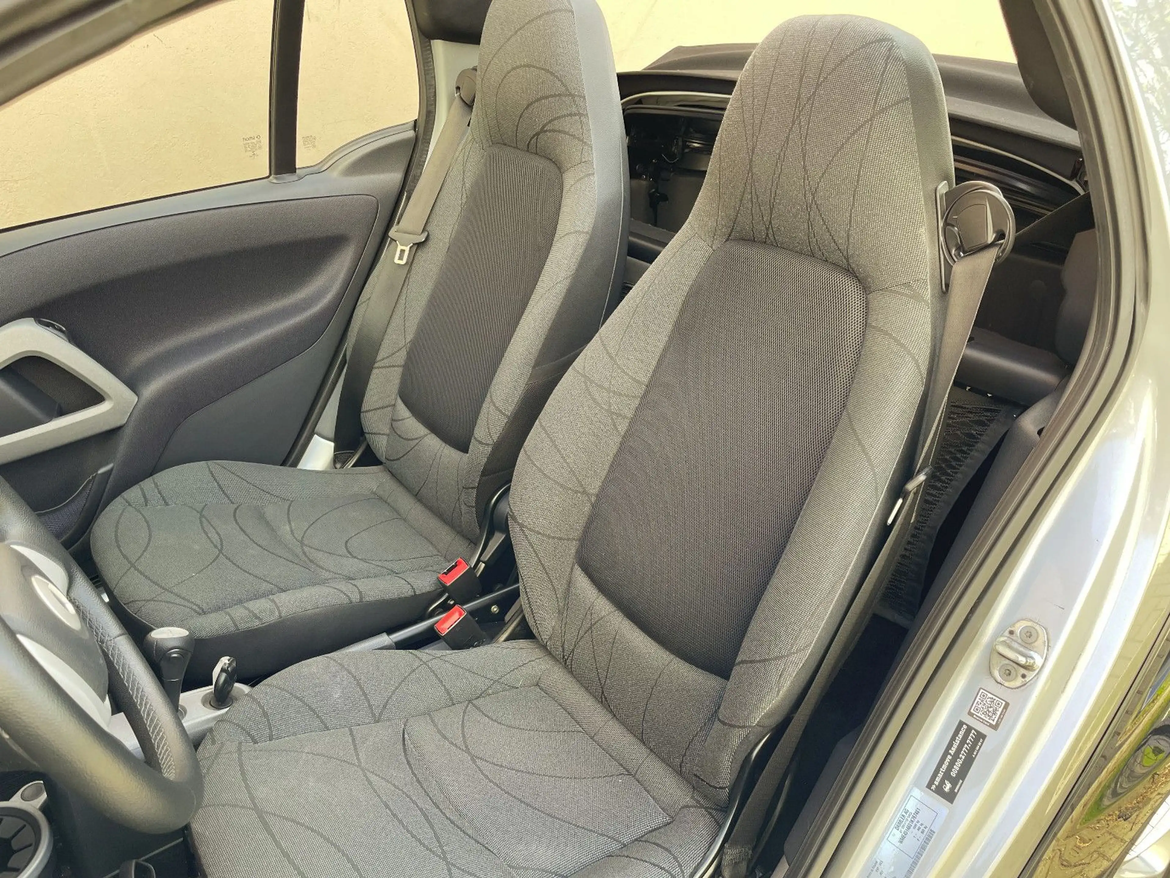 smart forTwo fortwo cabrio Micro Hybrid Drive 52 kW — photo 11