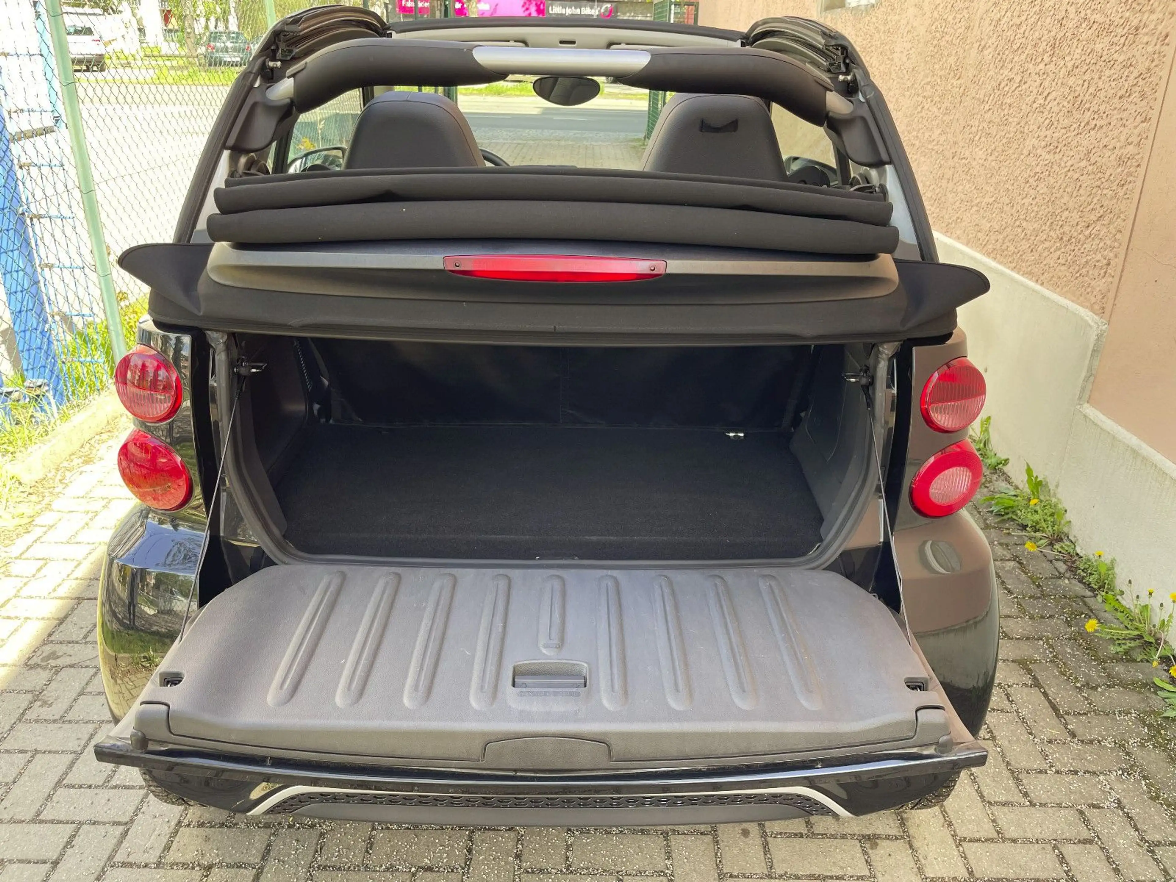 smart forTwo fortwo cabrio Micro Hybrid Drive 52 kW — photo 16