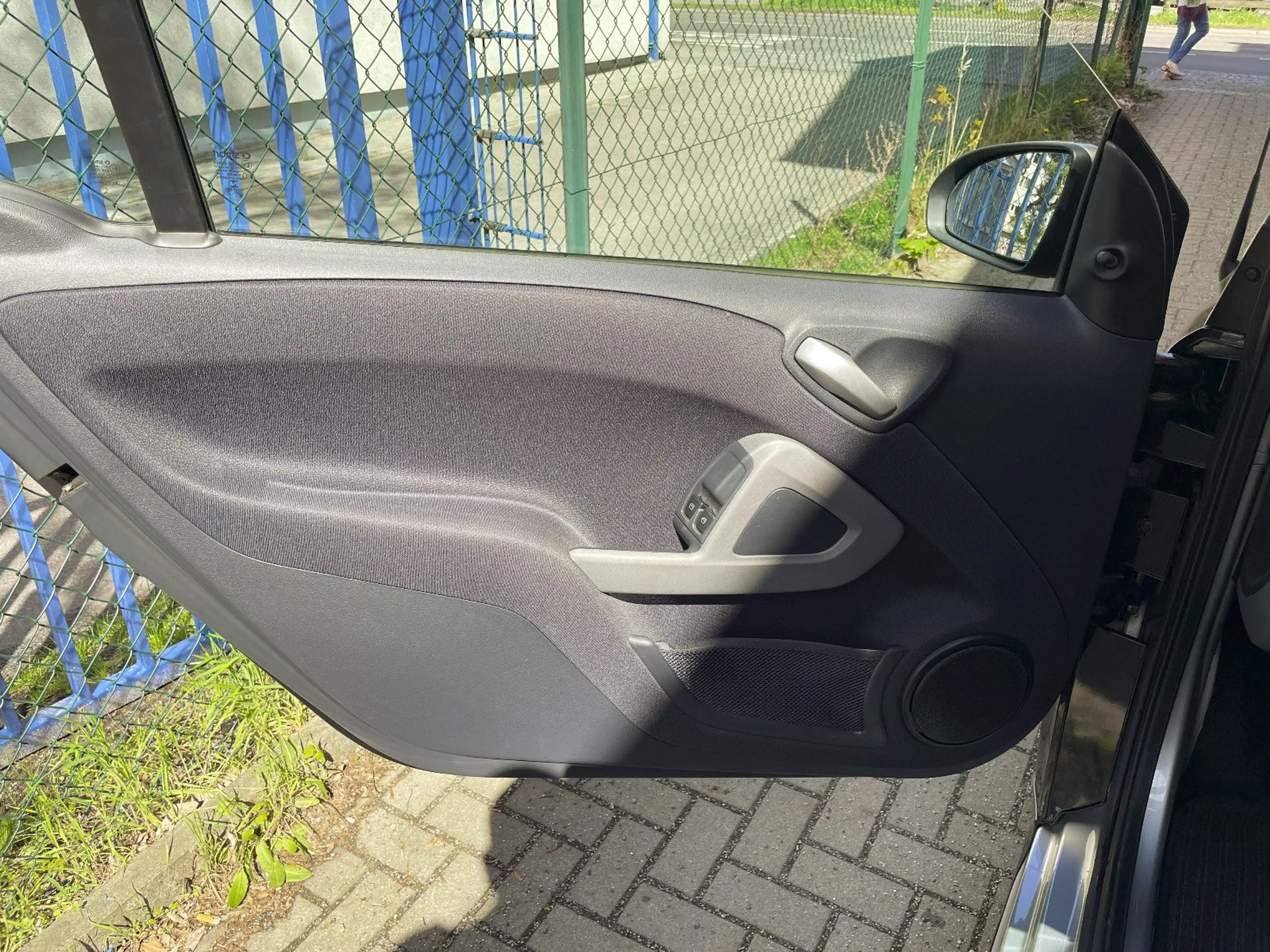 smart forTwo fortwo cabrio Micro Hybrid Drive 52 kW — photo 9